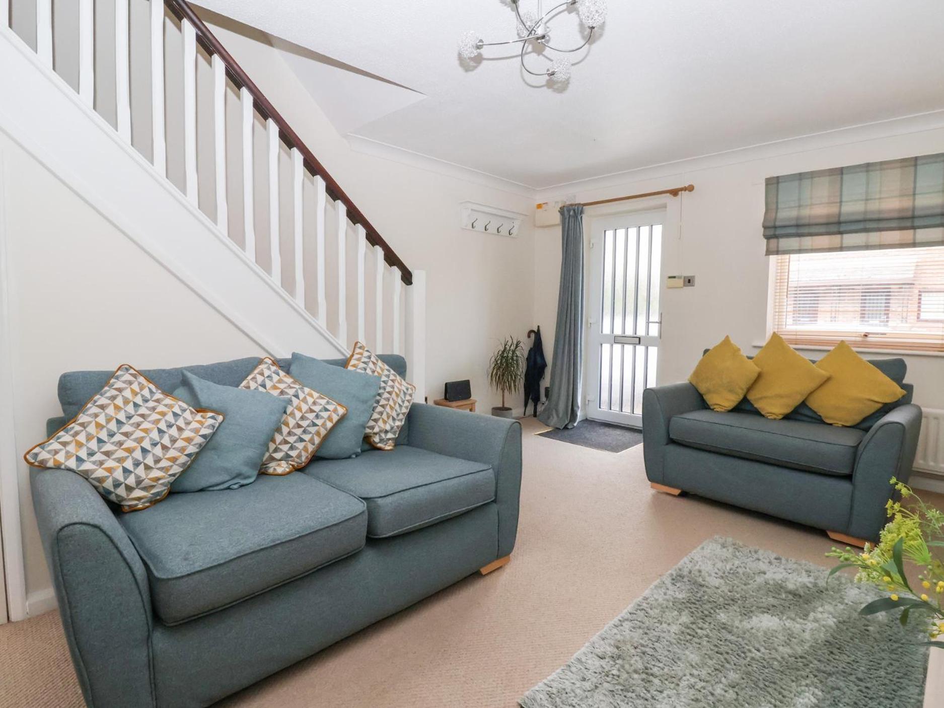 17 Fewster Way Villa - York — Photos 1